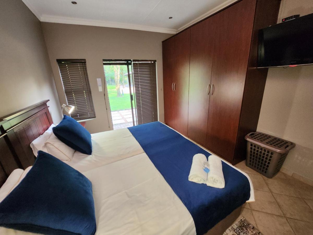 Rip Van Winkel Guest House Lephalale Экстерьер фото