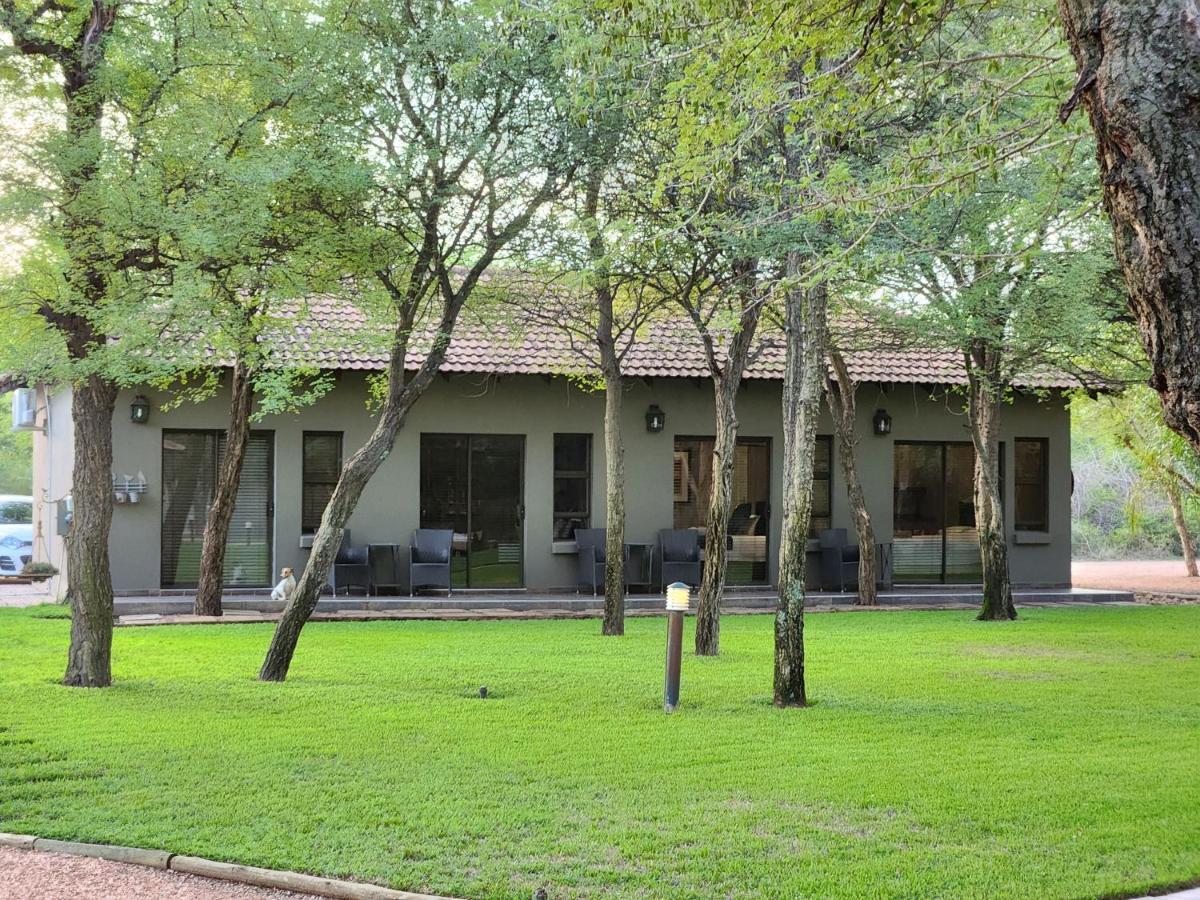 Rip Van Winkel Guest House Lephalale Экстерьер фото